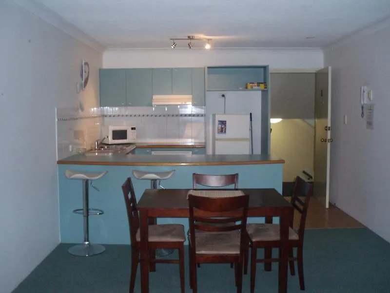 Coolamon Holiday Apartments Gold Coast 3*,  Australia