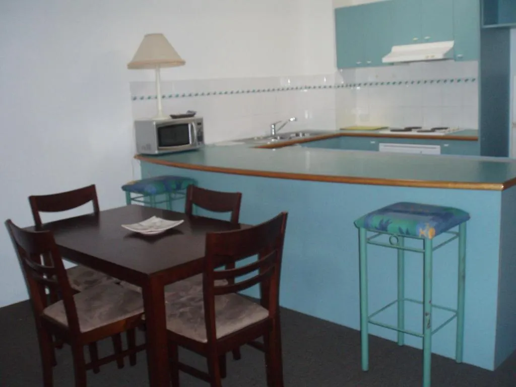 Coolamon Holiday Apartments Gold Coast Aparthotel