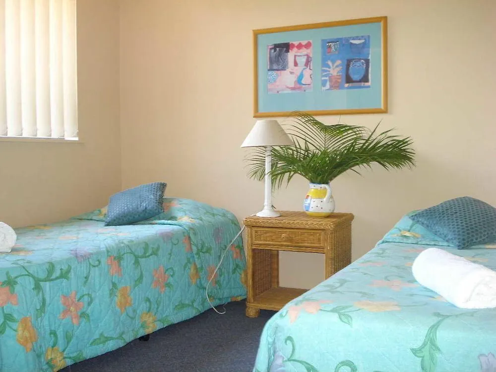 Coolamon Holiday Apartments Gold Coast Aparthotel
