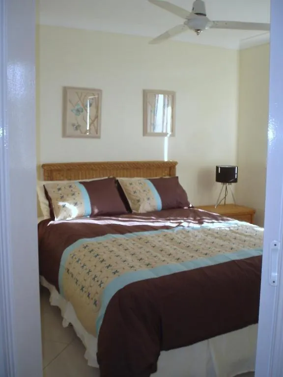 Coolamon Holiday Apartments Gold Coast 3*,