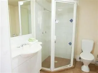 Coolamon Holiday Apartments Gold Coast 3*,